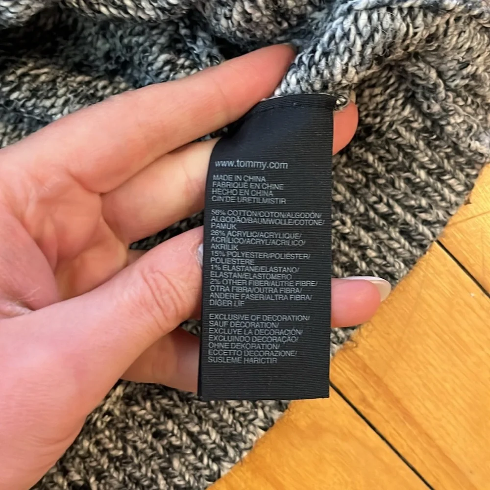 Tommy Hilfiger cable knot long sleeve sweater - Picture 4 of 5